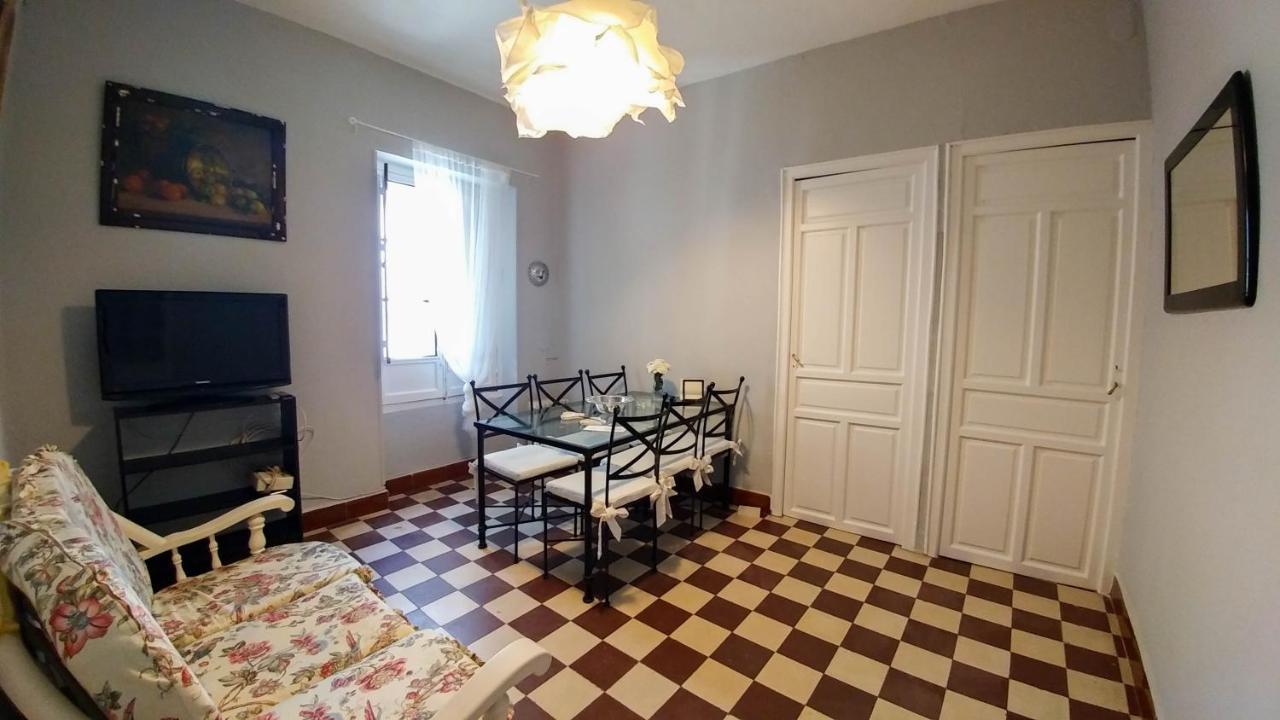 Apartamento Plaza De Dona Elvira 8 Seville Ngoại thất bức ảnh